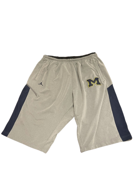 Chris Hinton Michigan Football Team Exclusive 3/4 Length Sweatshorts (Size 2XL)