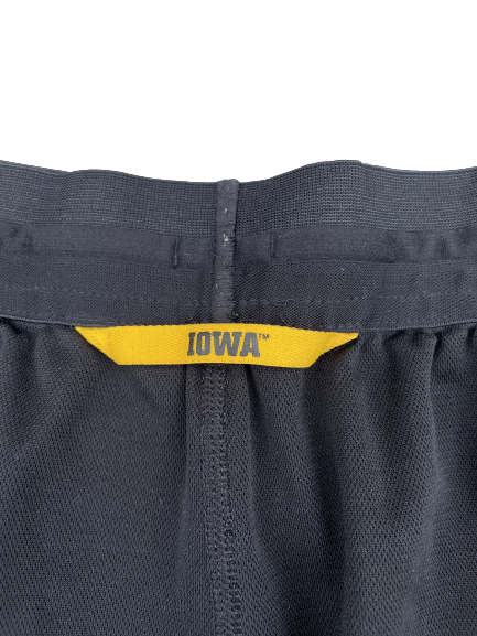 Maishe Dailey Iowa Basketball Team Issued Workout Shorts (Size XL)