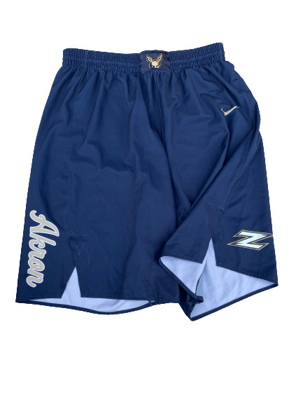 Maishe Dailey Akron Basketball Game Worn Shorts (Size XL)