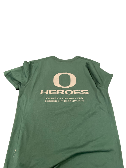 Amanda Benson Oregon Volleyball Team Issued Workout Shirt (Size M)
