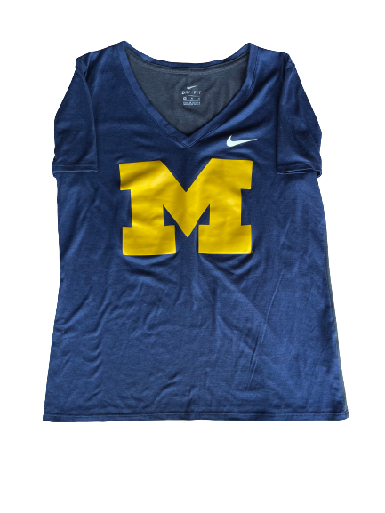 Danielle Rauch Michigan Basketball Team Issued V-Neck Shirt (Size M)