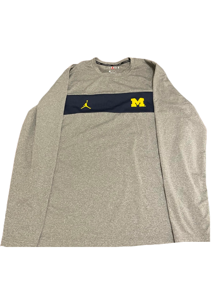Hassan Haskins Michigan Football Team Issued Long Sleeve Shirt with Number Sewn On Back (Size L)