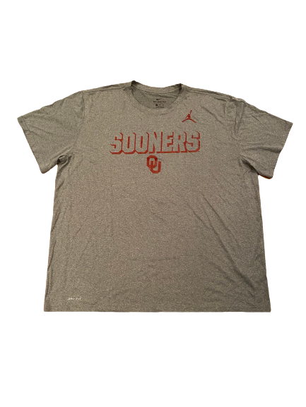 Adrian Ealy Oklahoma Football Team Issued Workout Shirt (Size XXXL)