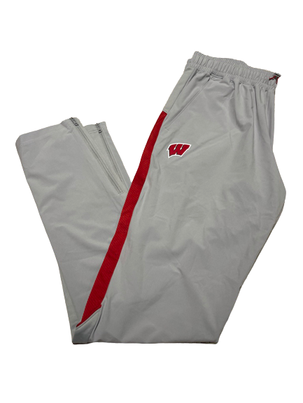 Sydney Hilley Wisconsin Volleyball Team Issued Sweatpants (Size MT)