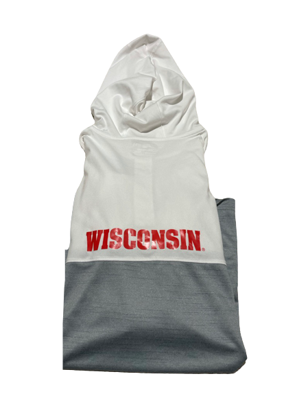 Sydney Hilley Wisconsin Volleyball Exclusive Quarter-Zip Performance Hoodie (Size L)