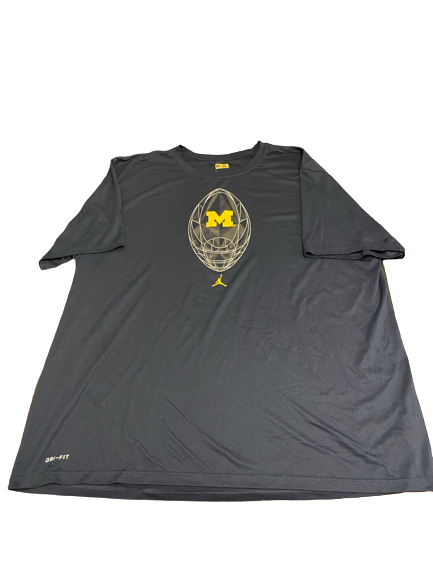 Chris Hinton Michigan Football Team Issued Workout Shirt with Player Tag (Size 3XL)