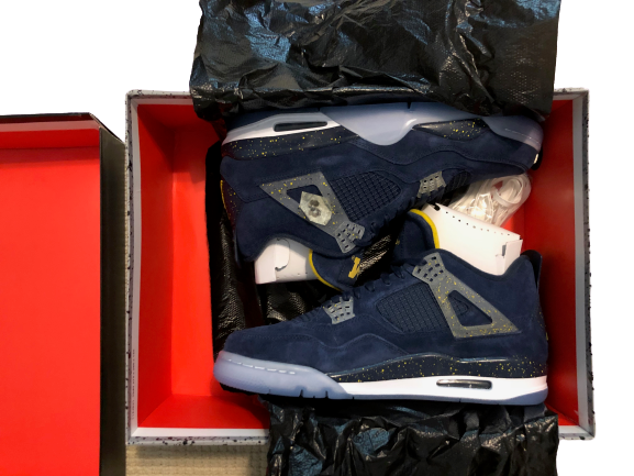 Michigan Jordan 4 Retro Player Exclusive (PE) Shoes