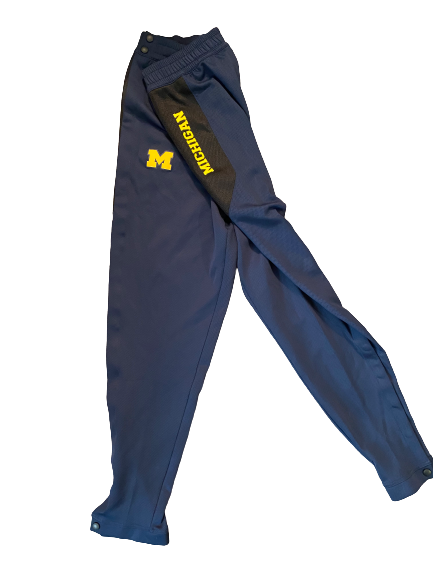 Nick Eubanks Michigan Football Team Issued Travel Sweatpants (Size L)