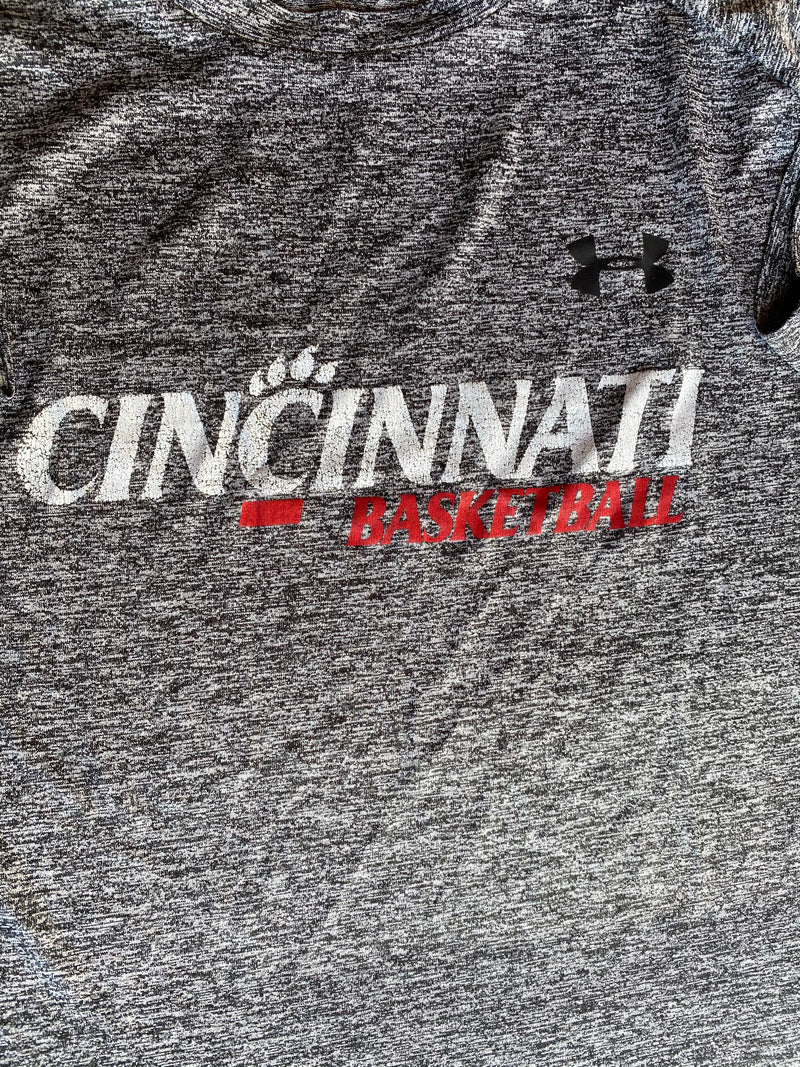 Jarron Cumberland Cincinnati Basketball Under Armour T-Shirt (Size L)