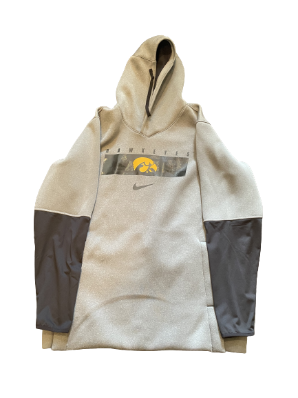 Luka Garza Iowa Basketball Team Issued Travel Sweatshirt (Size XL)