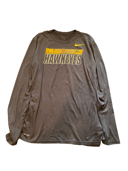 Luka Garza Iowa Basketball Team Issued Long Sleeve Workout Shirt (Size XL)