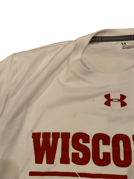 Nate Reuvers Wisconsin Basketball Team Issued T-Shirt (Size L)