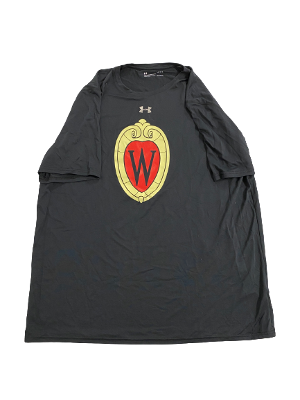 Jade Demps Wisconsin Volleyball Team-Issued T-Shirt (Size L)