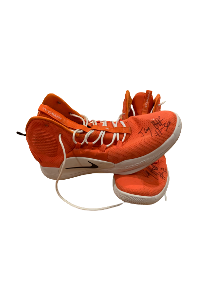 Jay Huff Virginia Basketball SIGNED Game Worn Shoes (Size 17) - Photo Matched