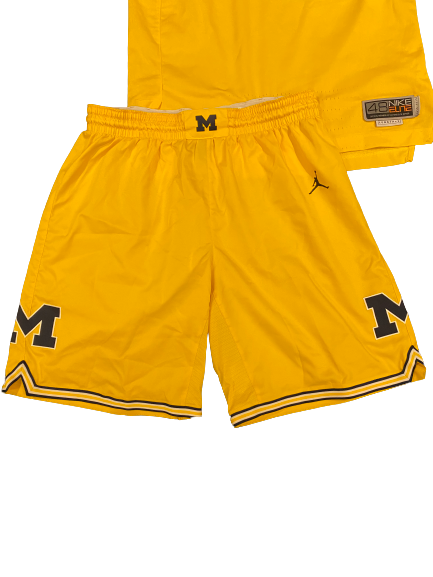 Isaiah Livers Michigan Basketball 2018-2019 (Sophomore Season) Game Worn Uniform Set (NCAA TOURNAMENT - SWEET 16)