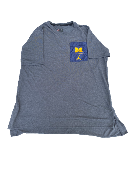 Stephen Spanellis Michigan Football Team Issued Travel Shirt with Pocket (Size 3XL)