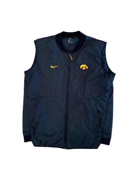 Brandon Smith Iowa Football Team Issued Full-Zip Sleeveless Jacket (Size L)