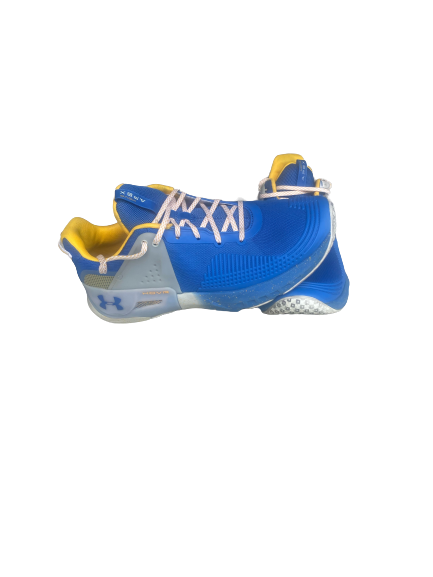 Kyle Mora UCLA Baseball Team Issued Shoes (Size 12)