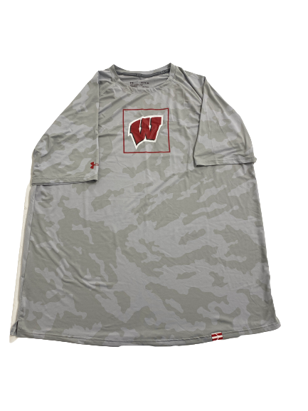 Gabe Lloyd Wisconsin Football Team Issued Workout Shirt (Size XL)
