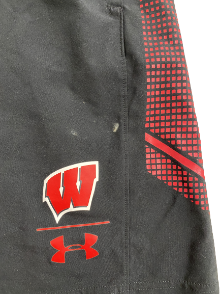 Gabe Lloyd Wisconsin Football Team Issued Workout Shorts (Size XL)