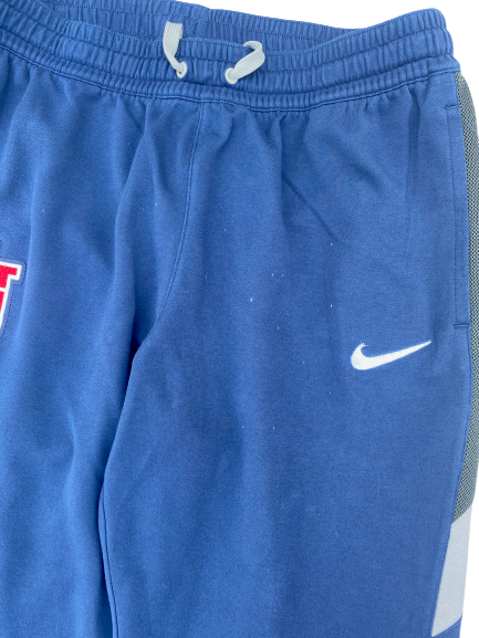 St. Johns Basketball Team Issued Sweatpants (Size XL)