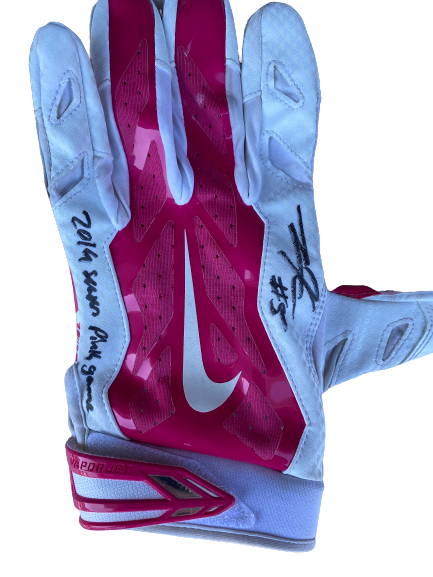 Tee Higgins Clemson Football Signed Game-Worn Gloves (BC Game 2019)(2 receptions 36 yards)