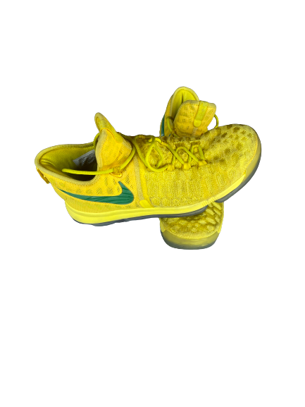 Casey Benson Oregon Basketball Team Issued Shoes (Size 11)