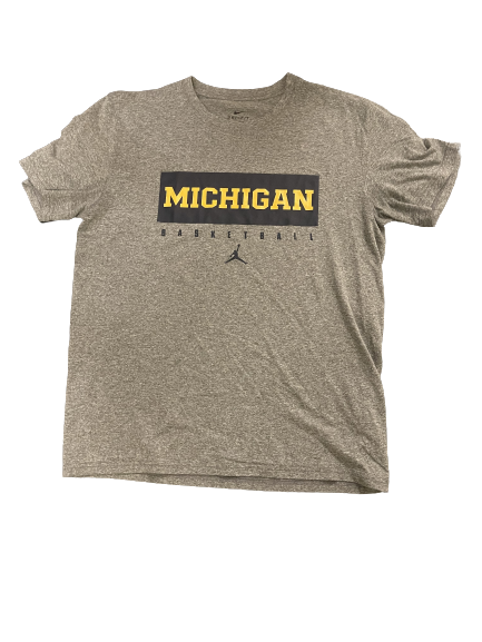 Chaundee Brown Michigan Basketball Team Issued Workout Shirt (Size L)