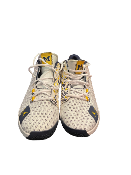 Chaundee Brown Michigan Basketball SIGNED Player Exclusive Shoes (Size 15)