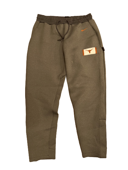 Jase Febres Texas Basketball Team Exclusive Travel Sweatpants with Magnetic Bottoms (Size L)