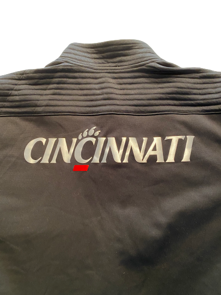 J.T. Perez Cincinnati Baseball Team Issued Full-Zip Jacket (Size XL)