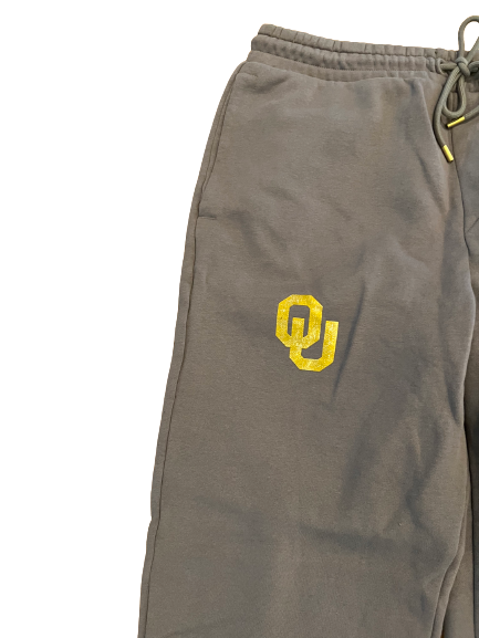 Kur Kuath Oklahoma Basketball Team Exclusive Sweatpants (Size L) - RARE