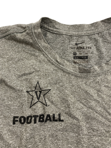 Daevion Davis Vanderbilt Football Team-Issued Long Sleeve Shirt (Size XXXL)