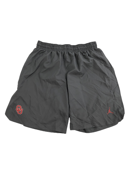 Robert Barnes Oklahoma Football Team-Issued Shorts (Size XL)
