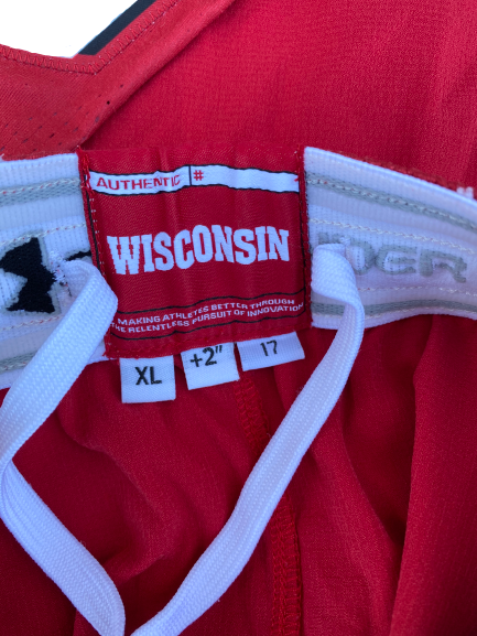 Nate Reuvers Wisconsin Basketball 2017 Game Worn Shorts (Size XL)