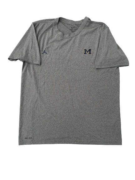 Michigan Basketball Team Issued Jordan Short Sleeve Shirt (Size L)