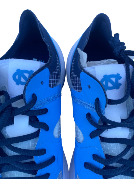 Petra Holesinska North Carolina Basketball Team Issued Shoes (Size 8) - Brand New