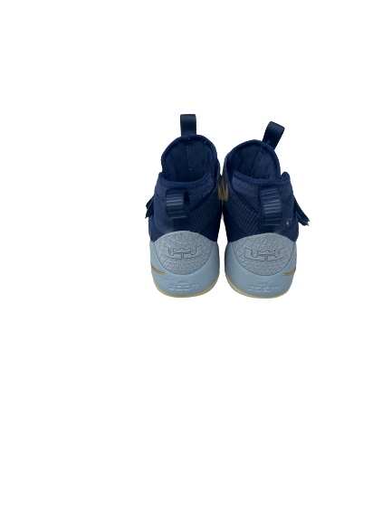 Loren Jackson Akron Basketball SIGNED Custom LeBron James Shoes (Size 8)