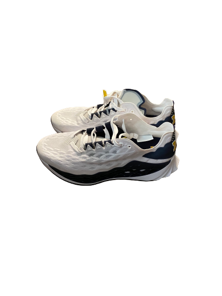 Mike Smith Michigan Basketball Team Issued Training Shoes (Size 11)