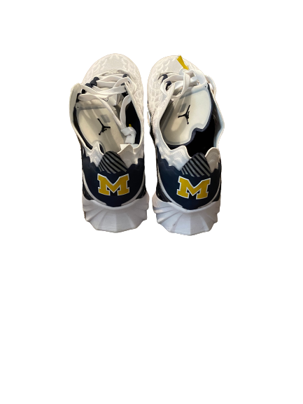 Mike Smith Michigan Basketball Team Issued Training Shoes (Size 11)