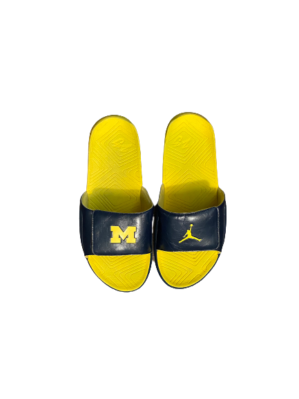 Mike Smith Michigan Basketball Team Issued Slides (Size 11)
