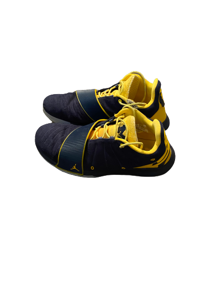 Mike Smith Michigan Basketball Practice Worn Player Exclusive Shoes (Size 11)
