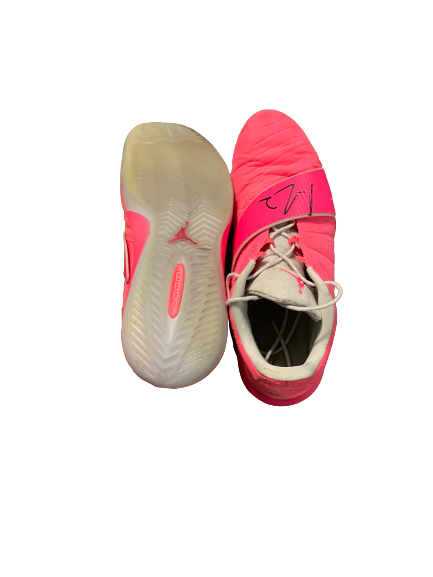 Isaiah Livers Michigan Basketball SIGNED Game Worn Player Exclusive Breast Cancer Awareness Shoes (Size 15) - Photo Matched