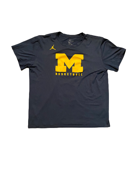Isaiah Livers Michigan Basketball Team Issued Workout Shirt (Size XL)