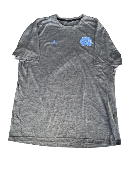 Luke Maye North Carolina Team Issued Workout Shirt (Size XL)