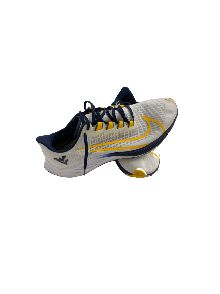Jarret Doege West Virginia Football Team-Issued Shoes (Size 12)