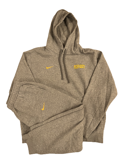 Grant McKinniss Missouri Football Team Issued Full Sweatsuit - Sweatshirt & Sweatpants (Size L)