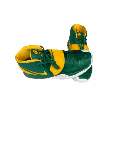 MaCio Teague Baylor Basketball SIGNED Team Issued Kyrie Irving Shoes (Size 13.5)