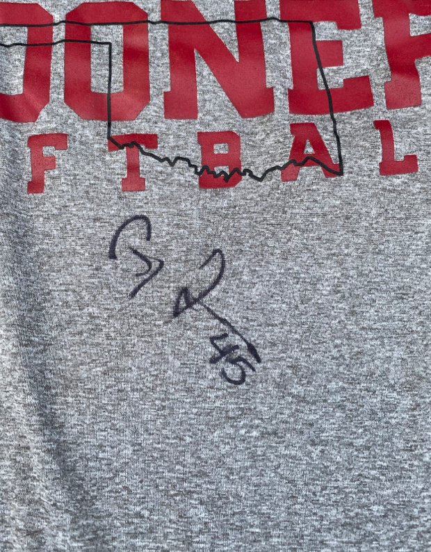 Giselle Juarez Oklahoma Softball SIGNED Workout Shirt (Size XL)