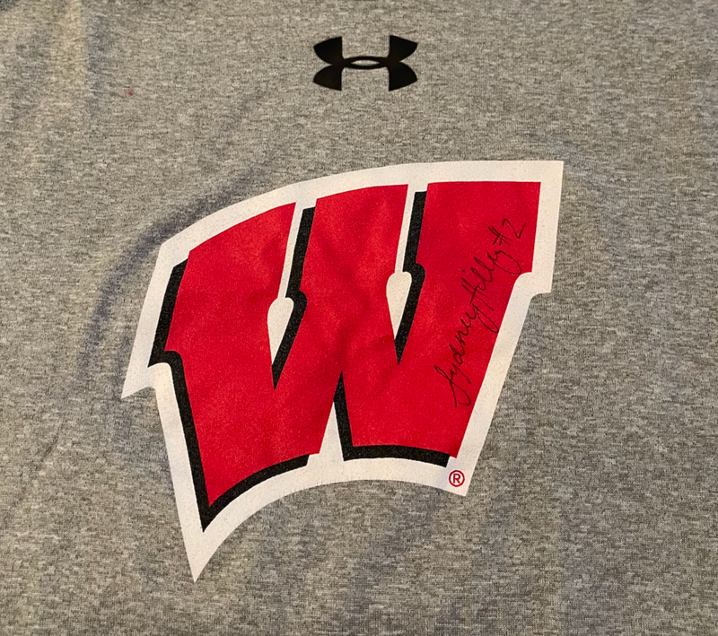 Sydney Hilley Wisconsin Volleyball SIGNED Team Issued Workout Shirt (Size M)